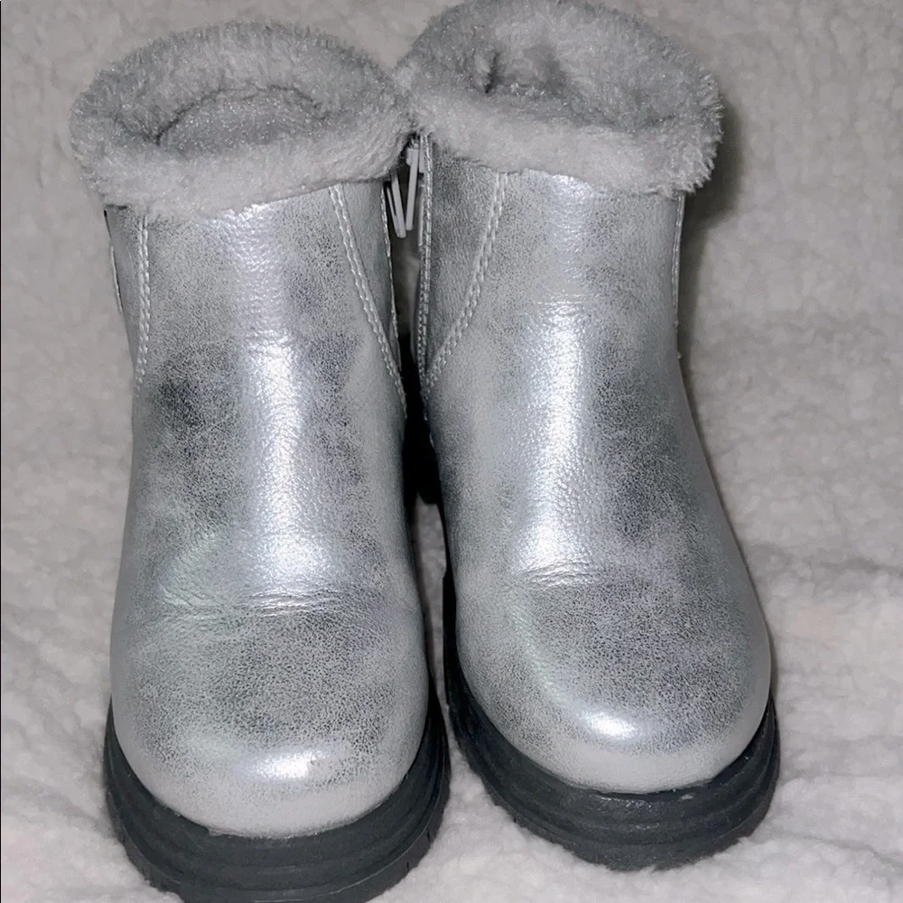 OshKosh B'gosh Silver Kids Boots‎